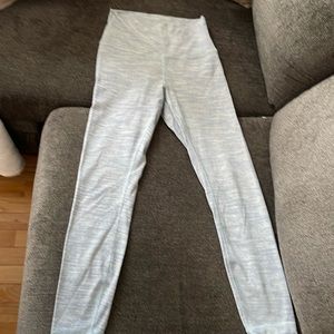 Lululemon legging size 6 wore once.